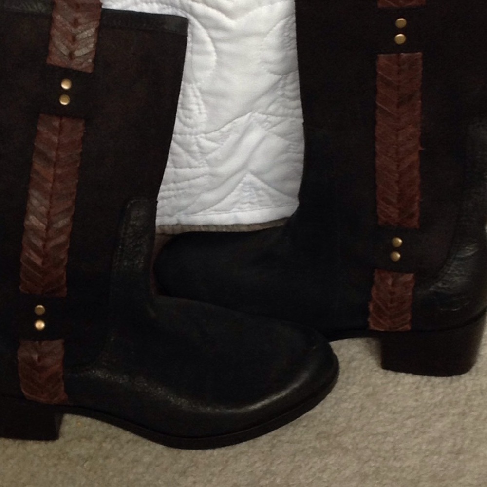 Leather Ugg boots Size 6
